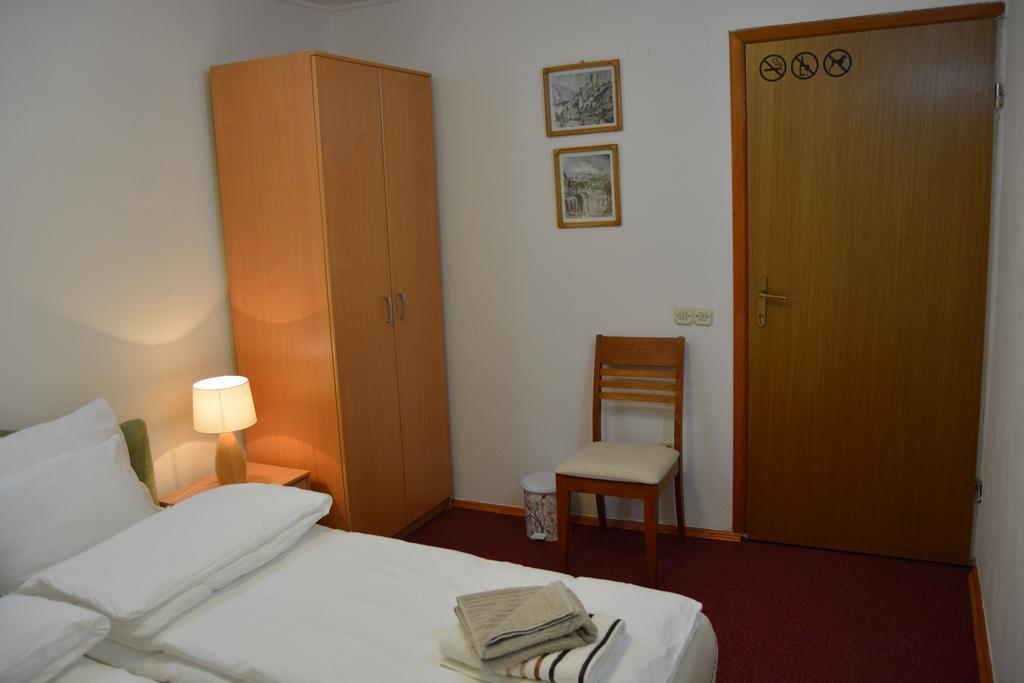 Hostel Denal Sarajevo Habitación foto
